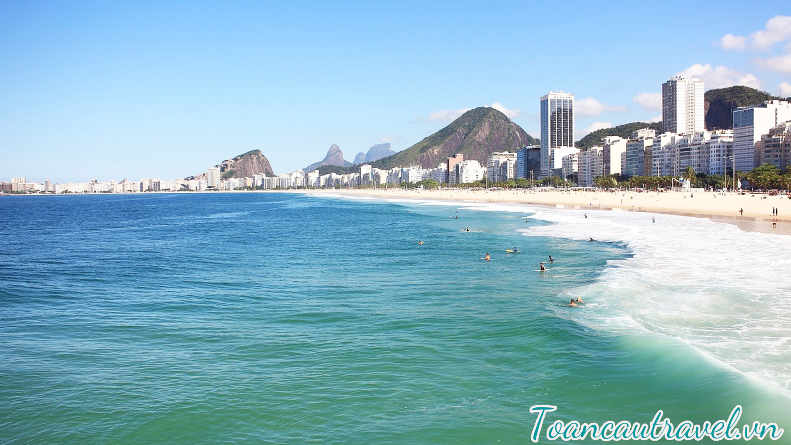 toàn cảnh bãi biển Copacabana