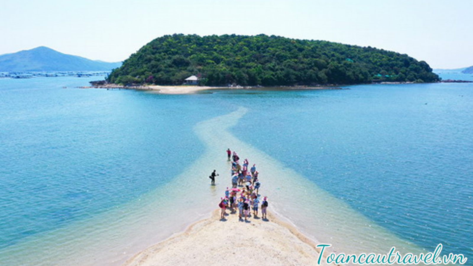 Nhất Tự Sơn là 1 trong những hòn đảo đẹp nhất của Vịnh Xuân Đài nổi tiếng